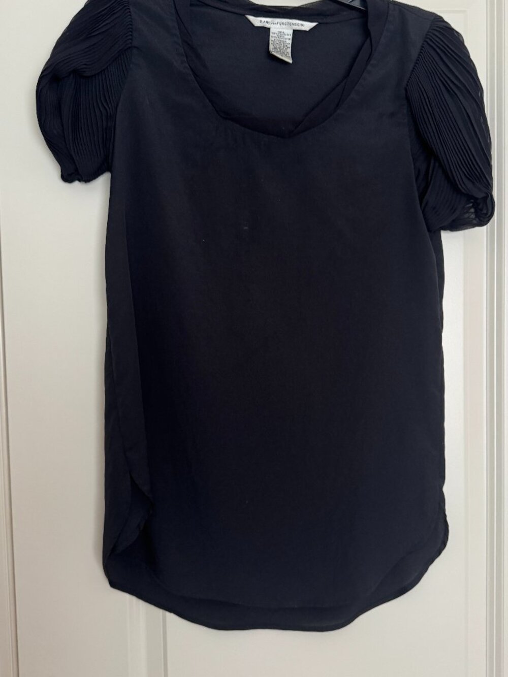 Diane von Furstenberg Black Pleated Puff Sleeve Top Size 2